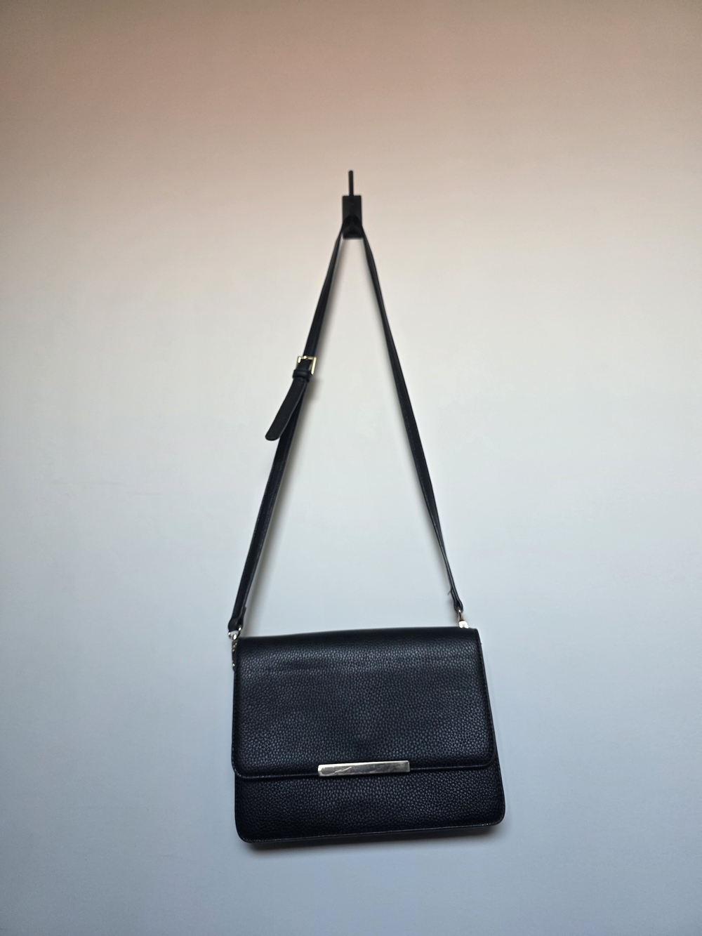 Classic Black Leather Crossbody with Silver Bar Accent